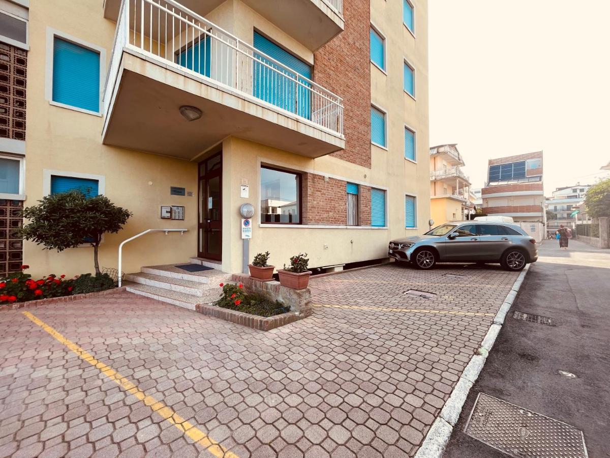 Appartamento Cima - Vista Mare, 3 Camere, Wifi, Family Apartment Лидо ди Йезоло Екстериор снимка